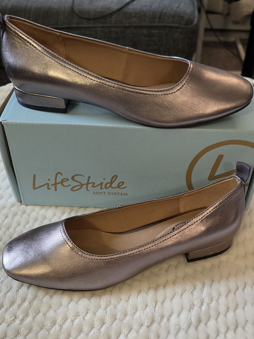 NIB Life Stride Metallic Rose Ballet Flats